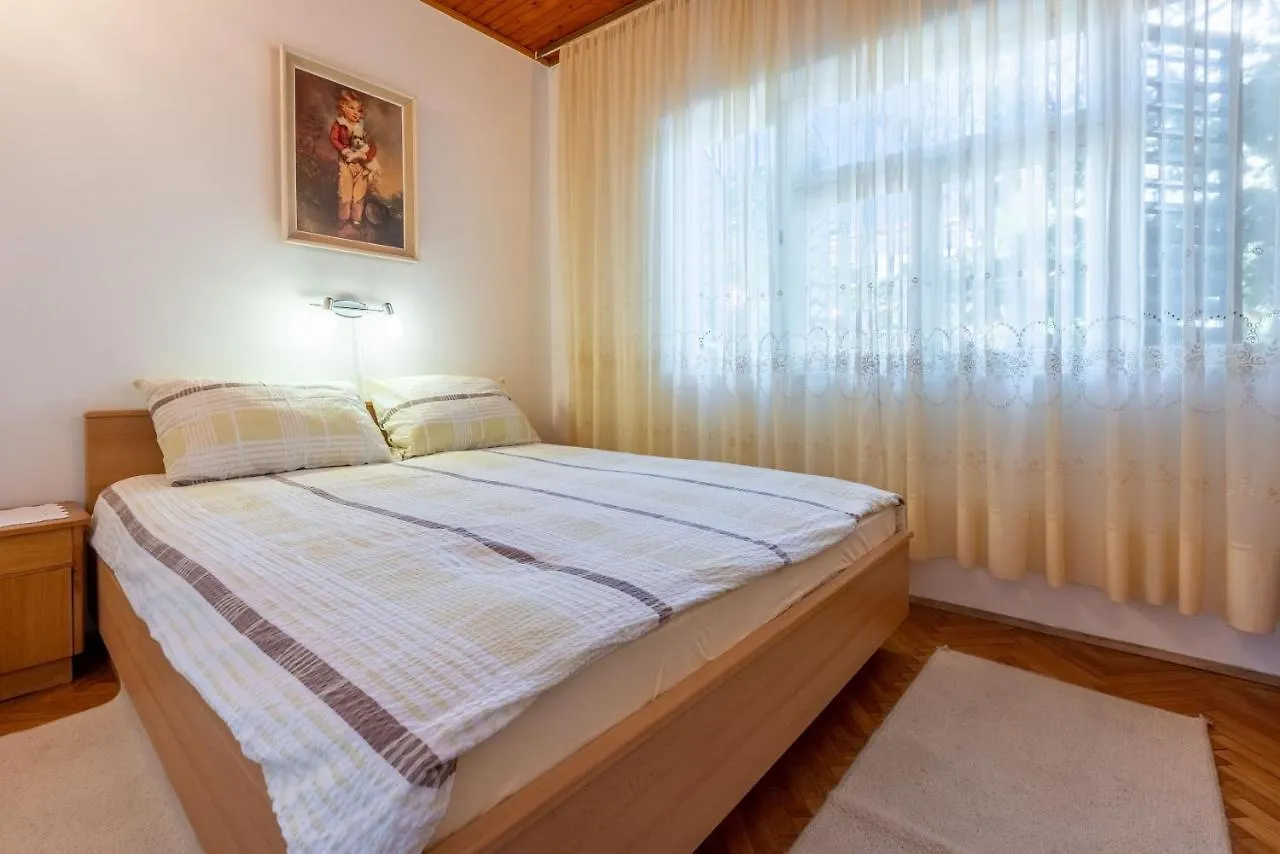 Apartments Hinic Selce