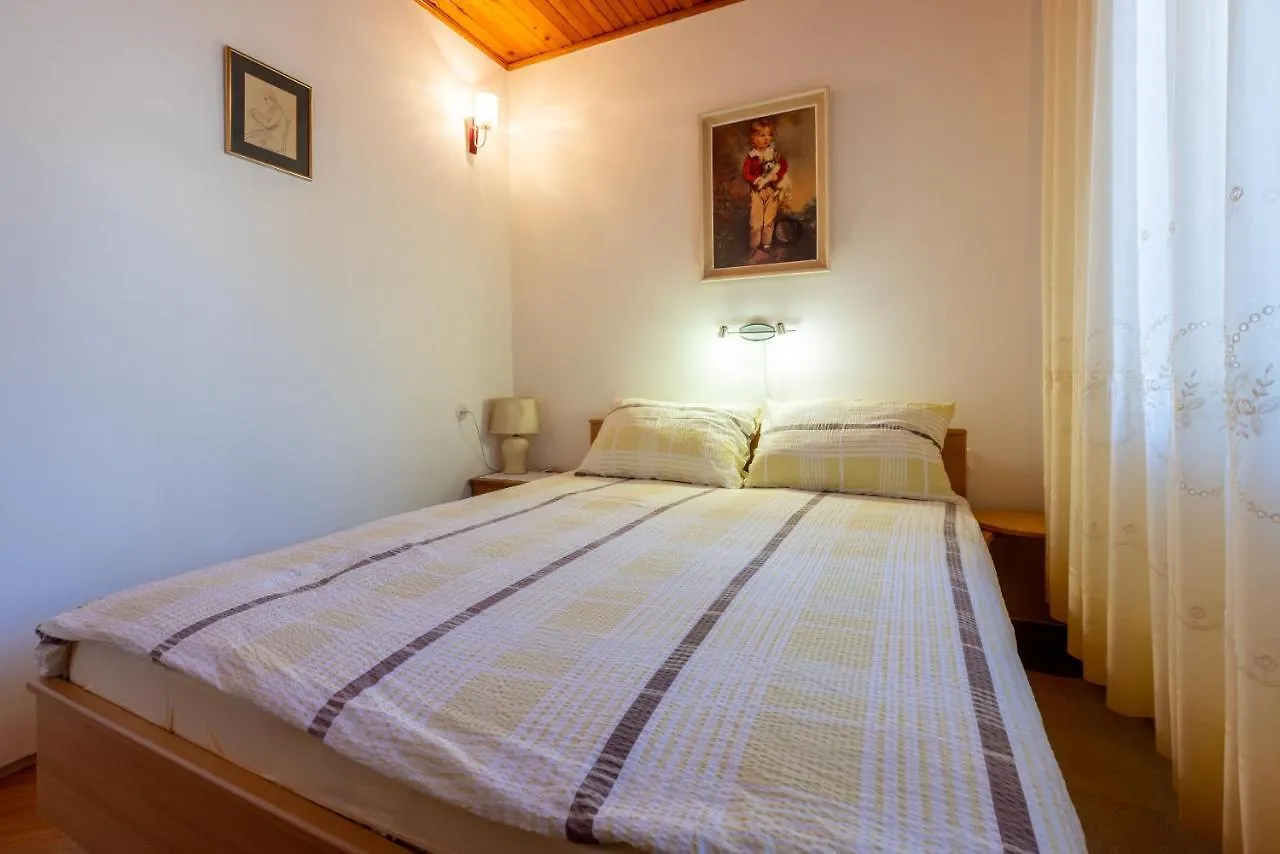 Apartments Hinic Selce 0*,  Croatia