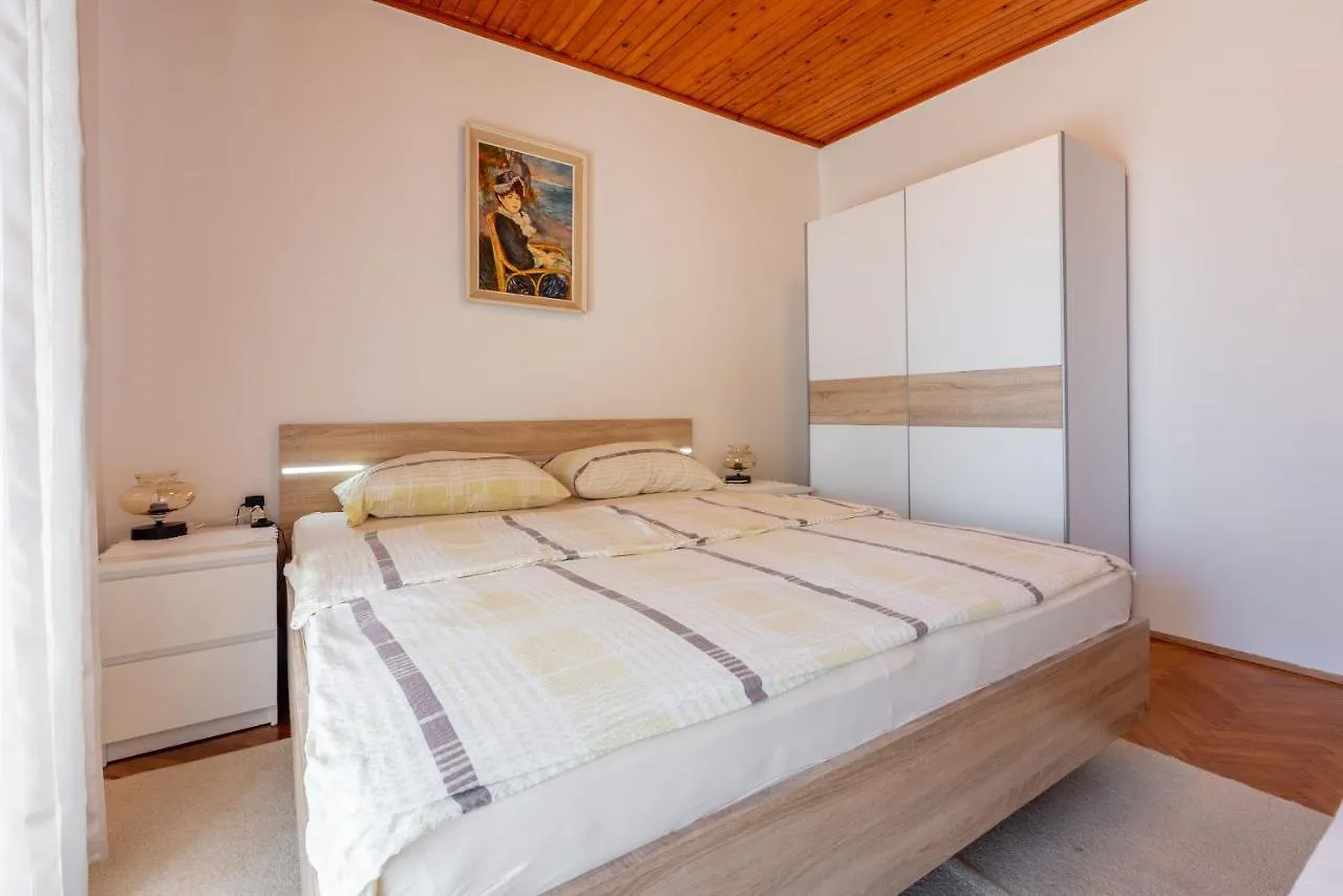 Apartments Hinic Selce