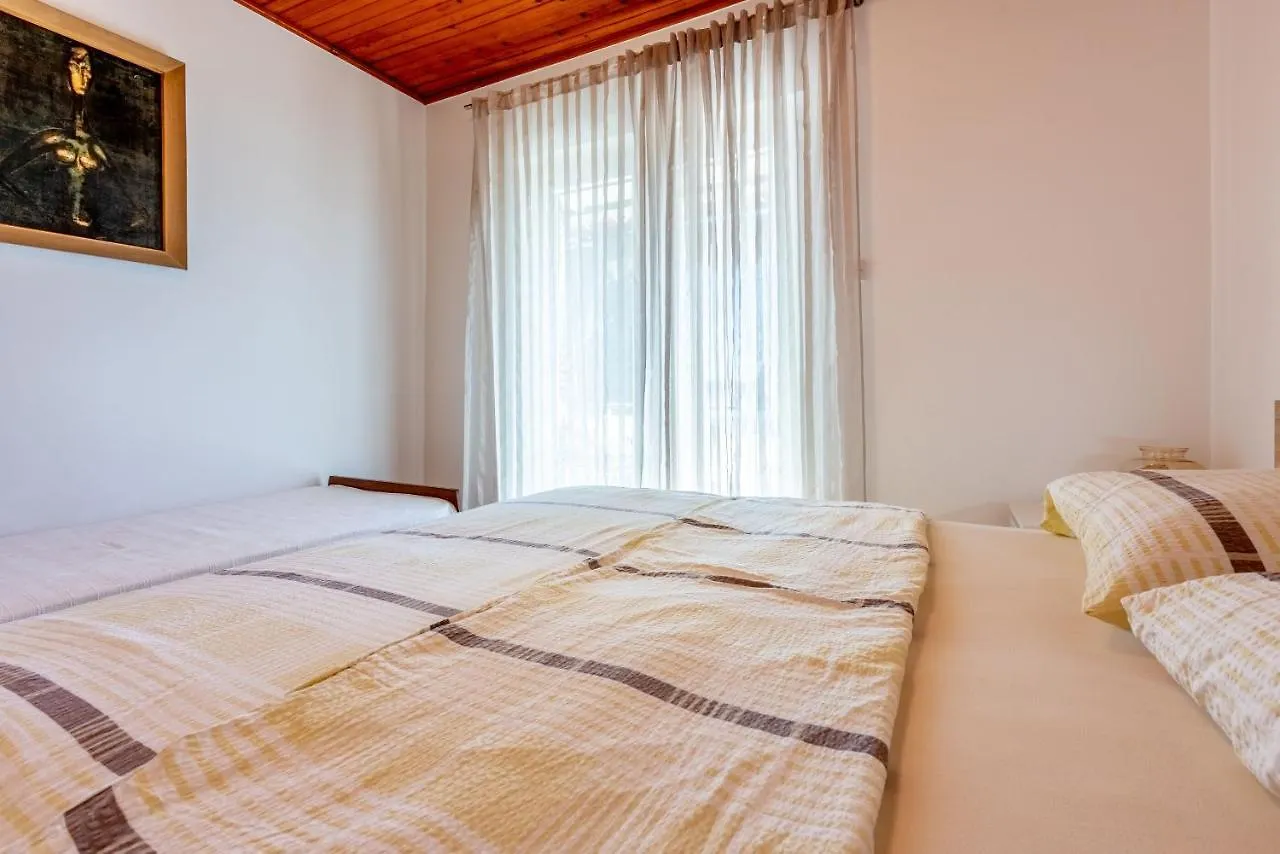 Apartments Hinic Selce